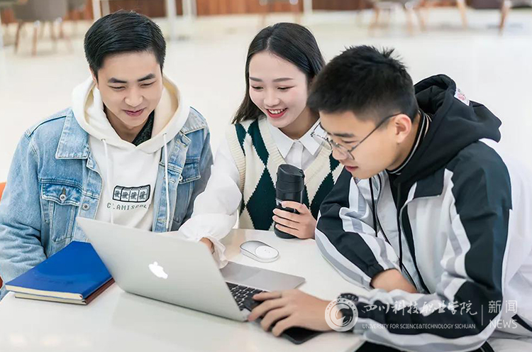 扩宽就业升学渠道 做好就业指导服务 |四川科技职业学院就业创业中心指导学生就业(图3)