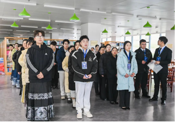 我校成功承办2025年四川省职业院校技能大赛商贸赛道高职组第二组(图1) 1-26012G04012412.png